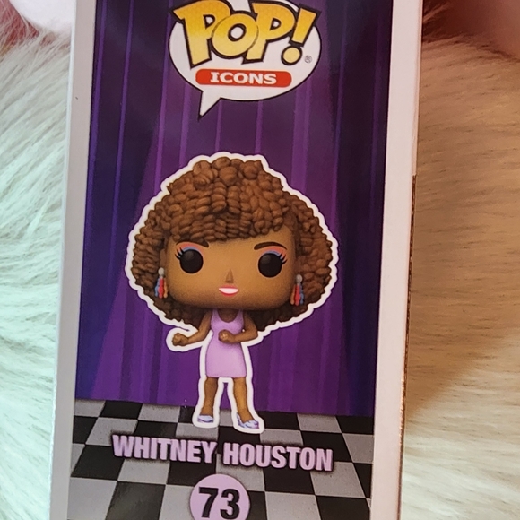 Funko POP! ICONS Whitney Houston #7 - Picture 5 of 7